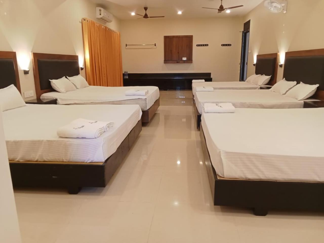 Hotel Sri Devi Канниякумари Экстерьер фото