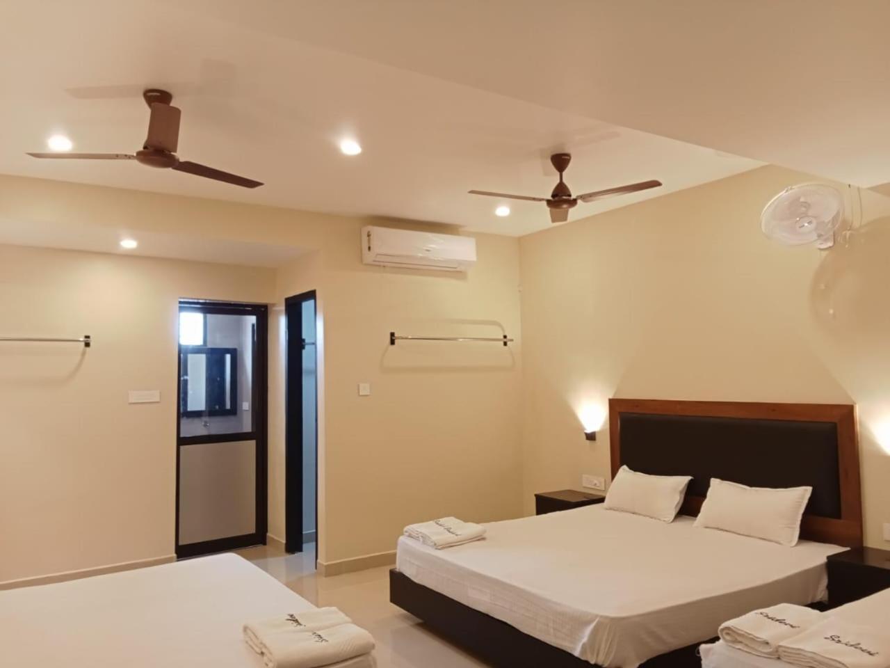 Hotel Sri Devi Канниякумари Экстерьер фото