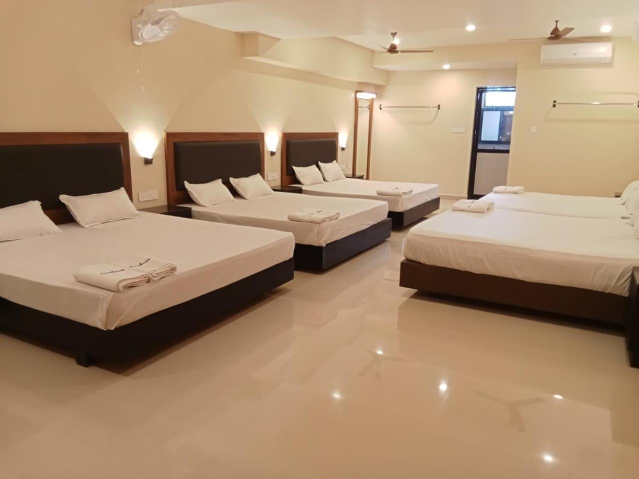 Hotel Sri Devi Канниякумари Экстерьер фото